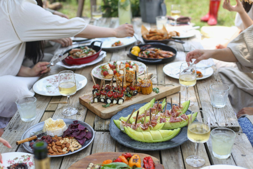 buffet de nourriture et boissons